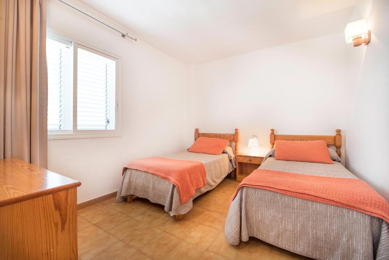 Apartamentos Es Cane Es Cana Eksteriør billede